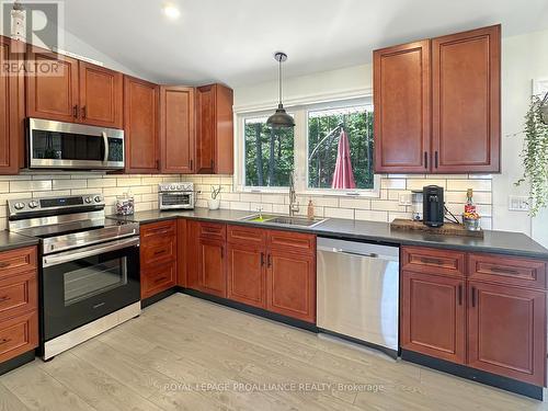 4 Lorne Street, Quinte West (Murray Ward), ON - Indoor Photo Showing Kitchen With Double Sink