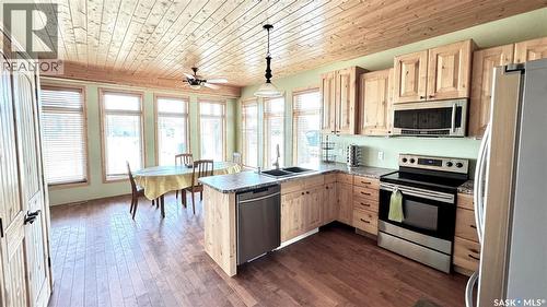 243 Ruby Drive, Coteau Rm No. 255, SK - Indoor Photo Showing Kitchen With Double Sink