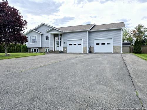 85 Taylor ST  Grand Falls, NB E3Y 3W6