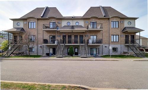 2-94 Rue du Stratus  Gatineau (Hull), QC J9J 0B4