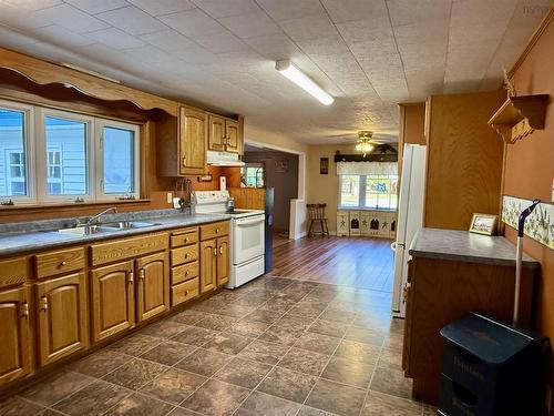 101 Annapolis Road, Shelburne, NS 