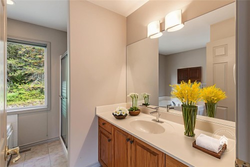 1010 Middlegate Rd, Errington, BC 