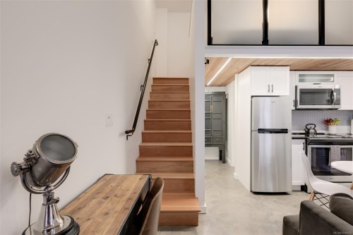 103-534 Pandora Ave, Victoria, BC - Indoor Photo Showing Other Room