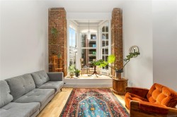 203-562 Yates St  Victoria, BC V8W 1K8