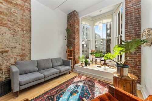 203-562 Yates St, Victoria, BC - Indoor Photo Showing Living Room