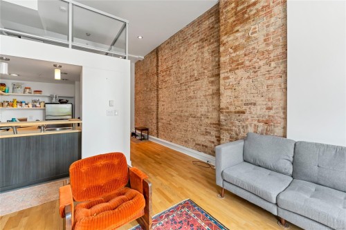 203-562 Yates St, Victoria, BC - Indoor Photo Showing Other Room