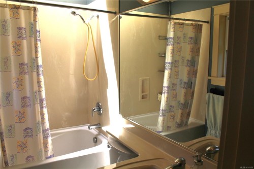 1046 St. Charles St, Victoria, BC 