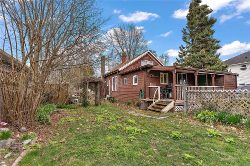 9616 Sixth St, Sidney, BC 