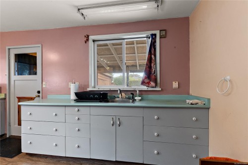 9616 Sixth St, Sidney, BC 