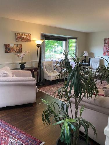 3343 Gordon Drive, Kelowna, BC - Indoor Photo Showing Other Room