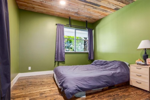 7220 Royal Dr, Lantzville, BC 