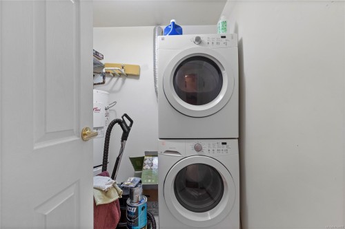 209-30 Cavan St, Nanaimo, BC - Indoor Photo Showing Laundry Room
