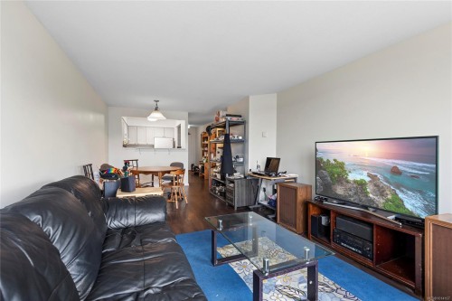 209-30 Cavan St, Nanaimo, BC - Indoor Photo Showing Living Room