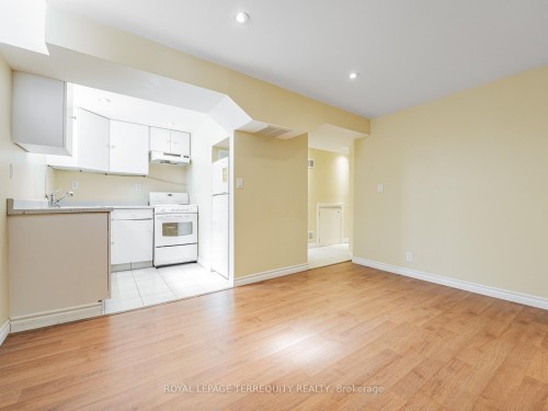 65 Bob O'Link Avenue, Vaughan, ON - Indoor Photo Showing Kitchen