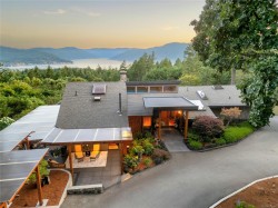 8100 Woodwyn Terr  Central Saanich, BC V8M 1S2