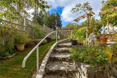 2350 Setchfield Ave, Langford, BC 