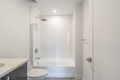 Salle de bains - 303-8125 Boul. St-Laurent, Brossard, QC - Indoor Photo Showing Bathroom
