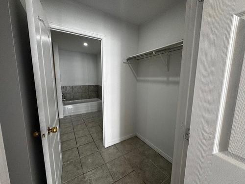 Bathroom - 811-7680 Boul. Marie-Victorin, Brossard, QC - Indoor