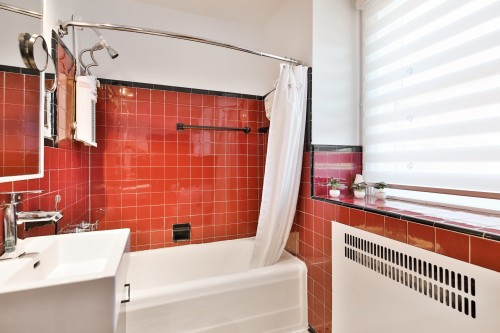 Salle de bains - 2130 Av. Bourgogne, Chambly, QC - Indoor Photo Showing Bathroom
