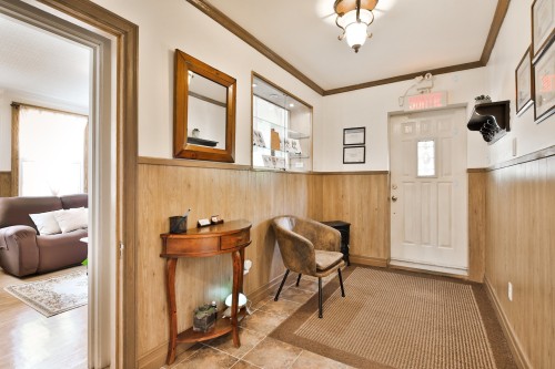 Hall d'entrée/Vestibule - 2130 Av. Bourgogne, Chambly, QC - Indoor Photo Showing Other Room