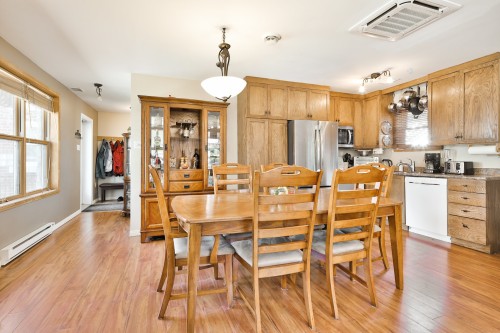 Salle à manger - 2130 Av. Bourgogne, Chambly, QC - Indoor