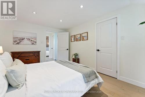 2 - 23 Macaulay Street W, Hamilton, ON - Indoor Photo Showing Bedroom
