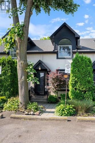 2 - 23 Macaulay Street W, Hamilton, ON - Outdoor
