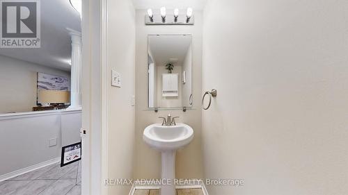 7560 Black Walnut Trail, Mississauga, ON - Indoor Photo Showing Bathroom