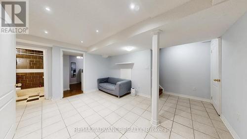 7560 Black Walnut Trail, Mississauga, ON - Indoor Photo Showing Other Room