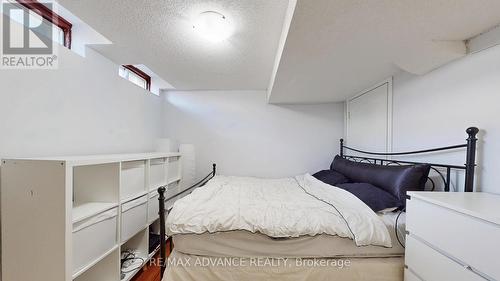 7560 Black Walnut Trail, Mississauga, ON - Indoor Photo Showing Bedroom
