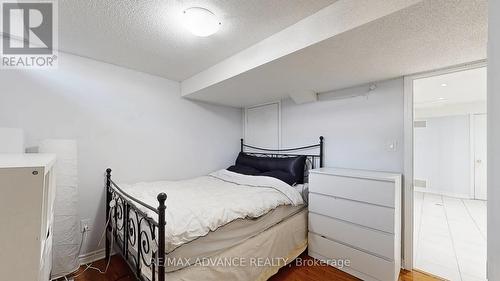 7560 Black Walnut Trail, Mississauga, ON - Indoor Photo Showing Bedroom