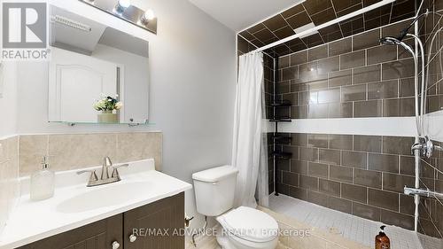 7560 Black Walnut Trail, Mississauga, ON - Indoor Photo Showing Bathroom