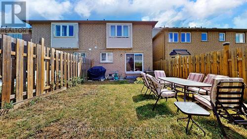 7560 Black Walnut Trail, Mississauga, ON - Outdoor