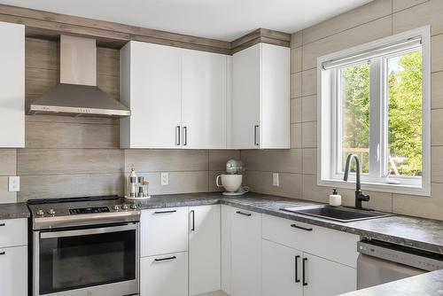 Kitchen - 57 Rue Grogan, Shannon, QC - Indoor Photo Showing Kitchen With Upgraded Kitchen