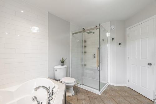 Bathroom - 57 Rue Grogan, Shannon, QC - Indoor Photo Showing Bathroom