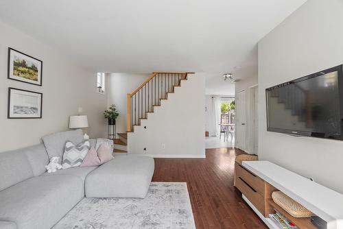 Living room - 57 Rue Grogan, Shannon, QC - Indoor Photo Showing Living Room