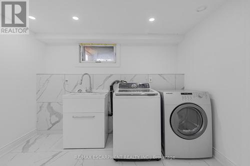 585 Fifth Road E, Hamilton, ON - Indoor Photo Showing Laundry Room