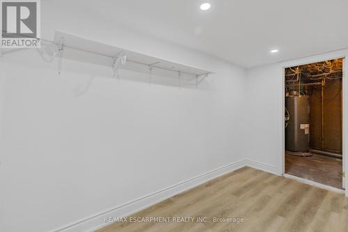 585 Fifth Road E, Hamilton, ON - Indoor