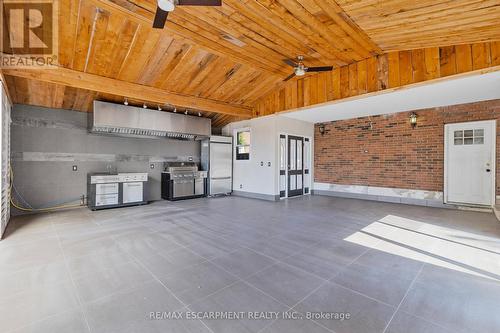 585 Fifth Road E, Hamilton, ON - Indoor
