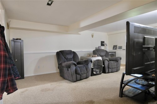 100 Boundary Rd, Lake Cowichan, BC 