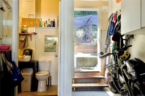 100 Boundary Rd, Lake Cowichan, BC 