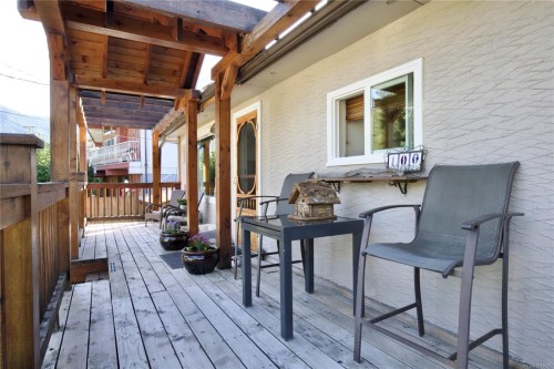 100 Boundary Rd, Lake Cowichan, BC 