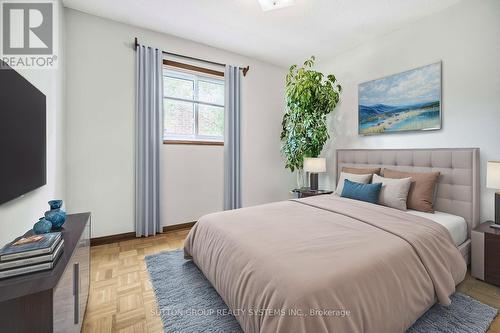 1161 Carlo Court, Mississauga, ON - Indoor Photo Showing Bedroom