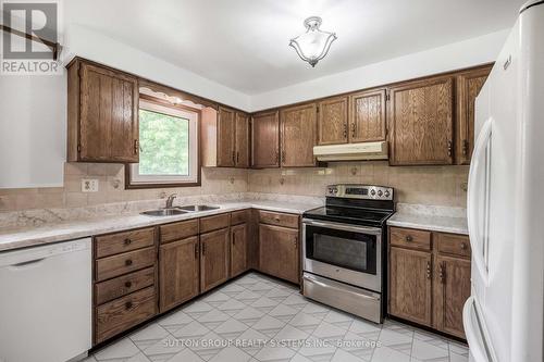 1161 Carlo Court, Mississauga, ON - Indoor Photo Showing Kitchen With Double Sink