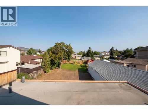1060 Tataryn Road, Kelowna, BC - Outdoor