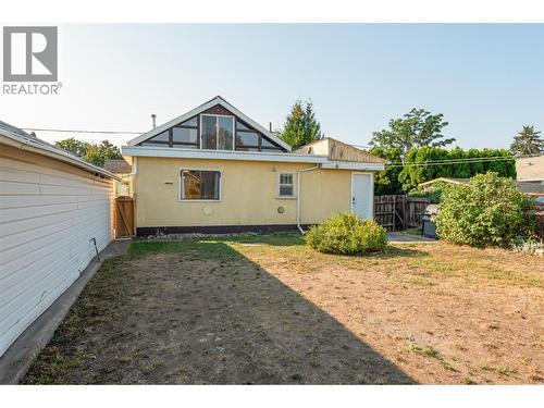 1060 Tataryn Road, Kelowna, BC - Outdoor