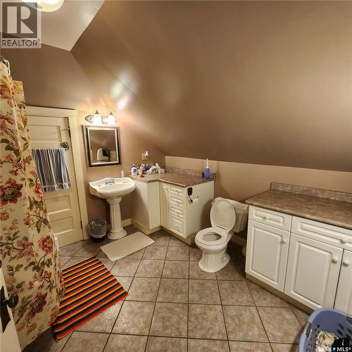 313 19Th Street W, Prince Albert, SK - Indoor Photo Showing Bathroom