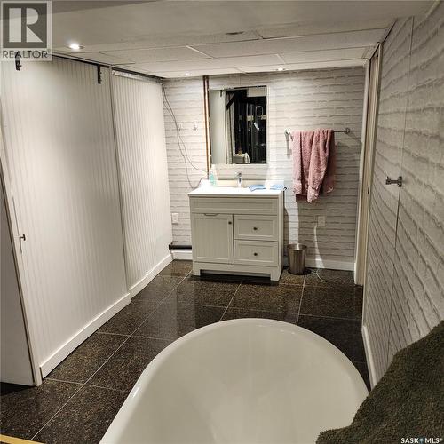 313 19Th Street W, Prince Albert, SK - Indoor Photo Showing Bathroom