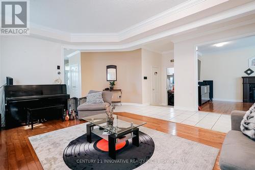 19 Nutmeg Street, Markham, ON - Indoor Photo Showing Living Room
