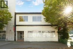 A 124 W 8 AVENUE  Vancouver, BC V5Y 1N2